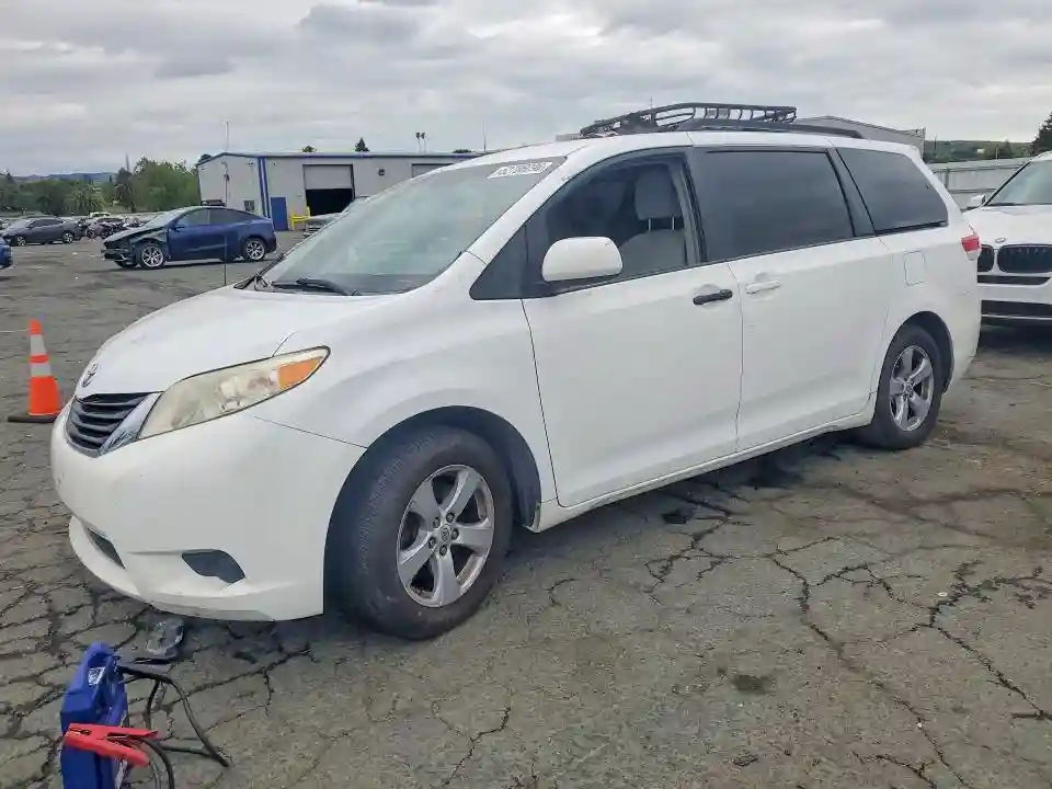 5TDKA3DC2CS015385 2012 TOYOTA SIENNA-0