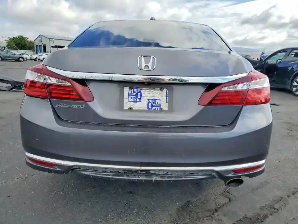 1HGCR2F78HA297982 2017 HONDA ACCORD-5