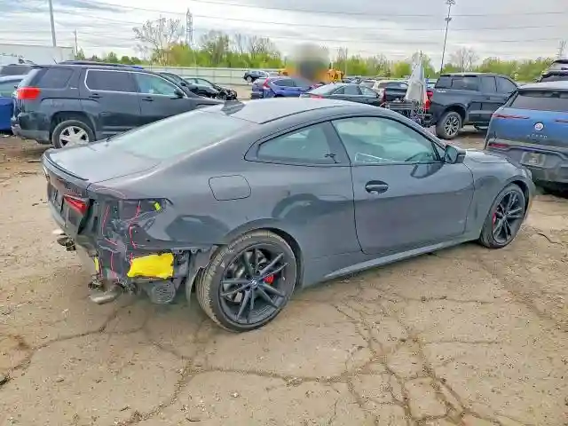 WBA13AR0XNCK25078 2022 BMW M4-2