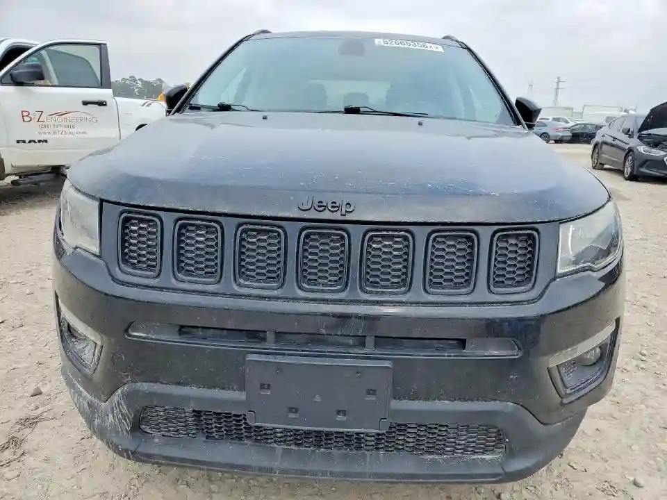 3C4NJCBB0KT715403 2019 JEEP COMPASS-4