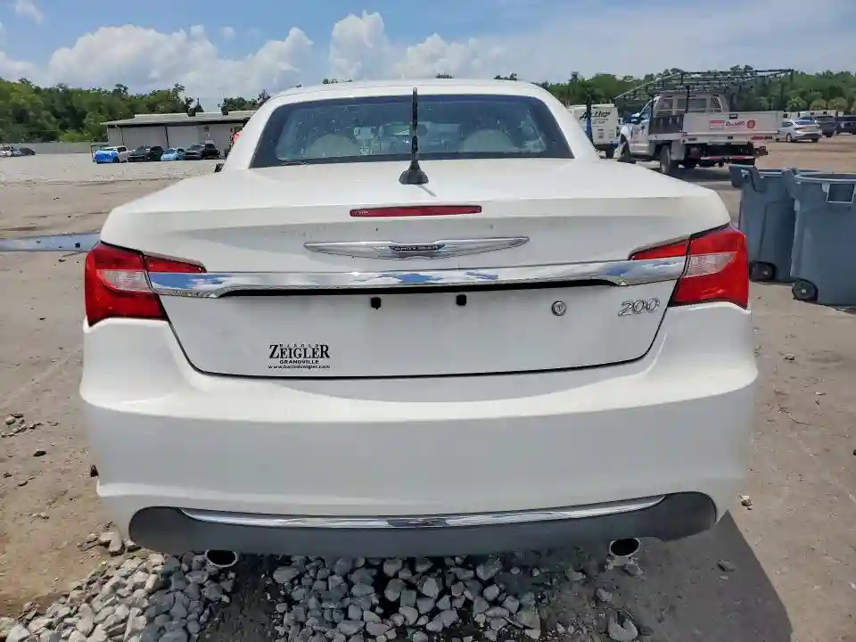 1C3BC7EG6BN554720 2011 CHRYSLER 200-5