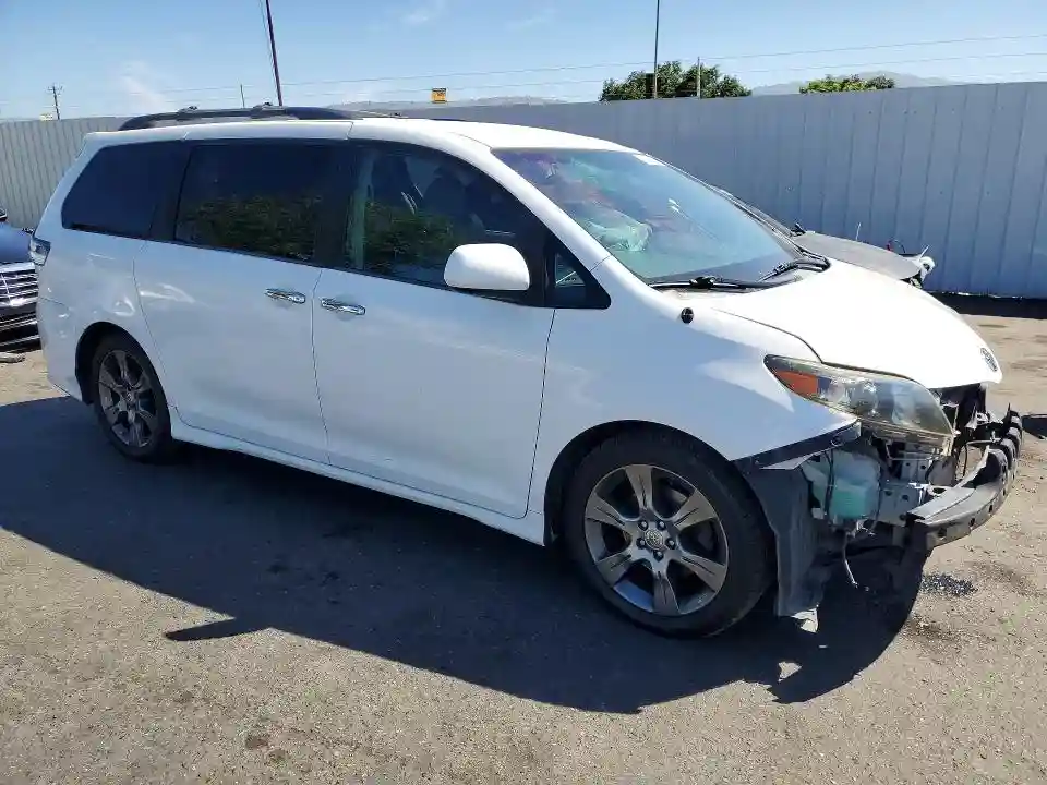 5TDXK3DC8DS398348 2013 TOYOTA SIENNA-3