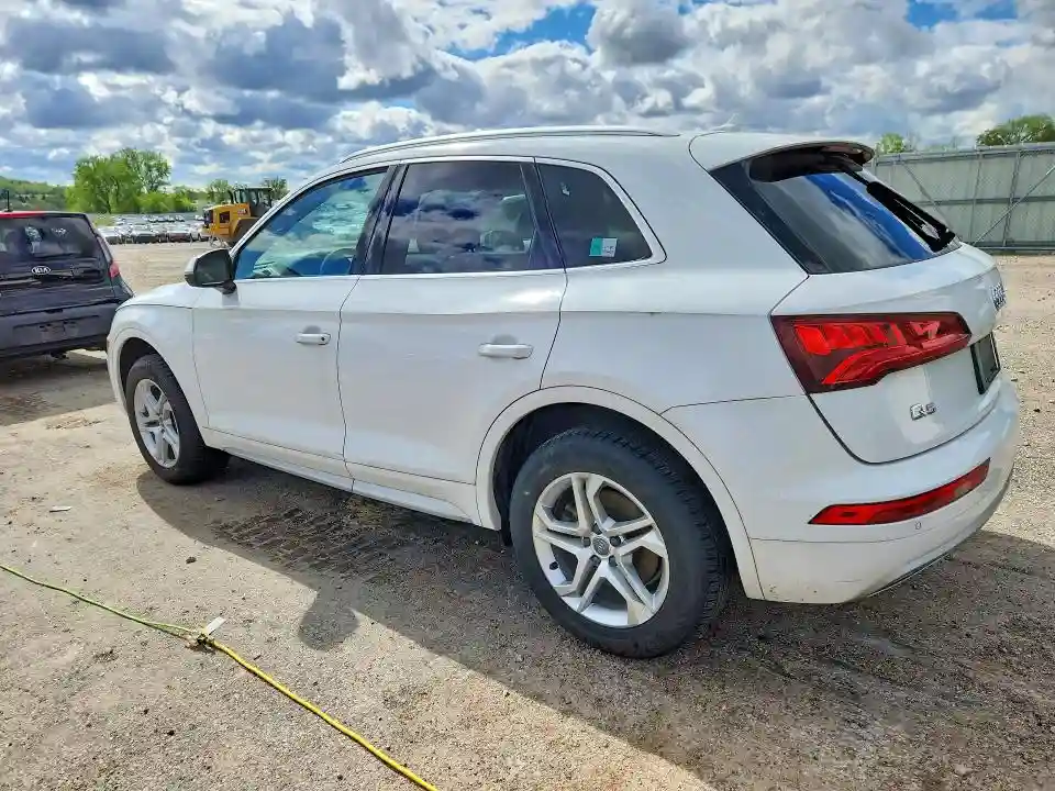 WA1BNAFY1J2166699 2018 AUDI Q5-1