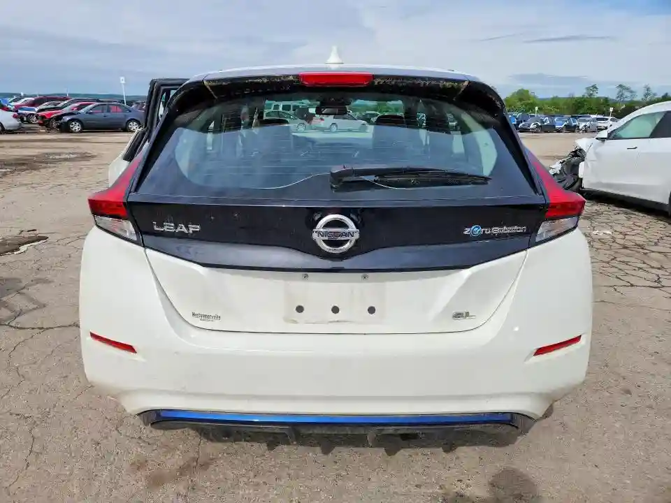 1N4AZ1CP0JC300586 2018 NISSAN LEAF-5