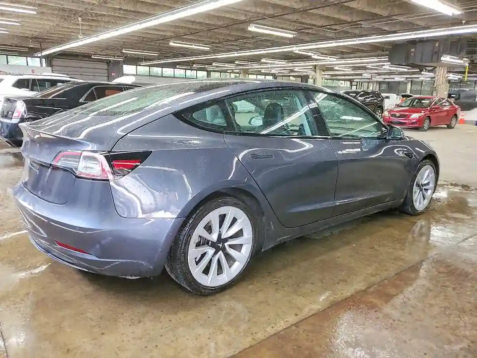 5YJ3E1EA7NF188093 2022 TESLA MODEL 3-2
