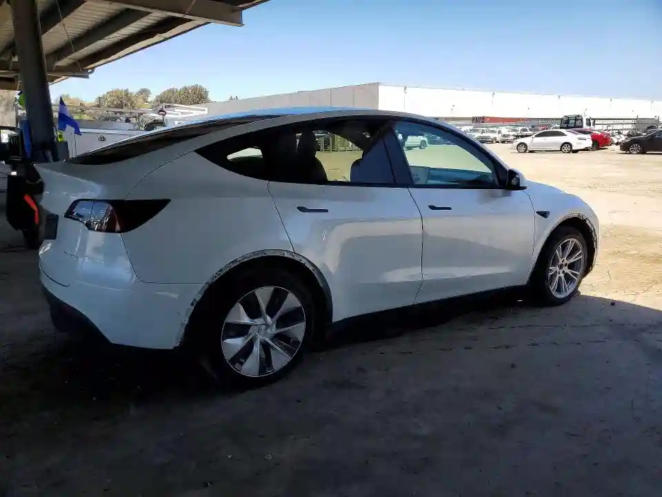 7SAYGDEE6NF368611 2022 TESLA MODEL Y-2
