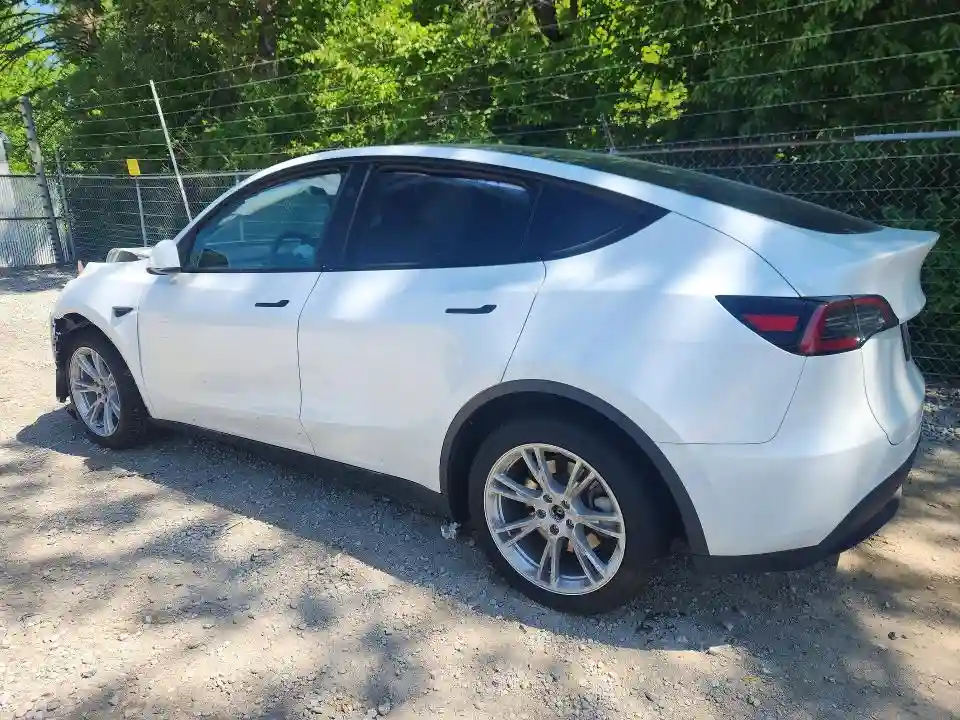 7SAYGDEEXRA274556 2024 TESLA MODEL Y-1