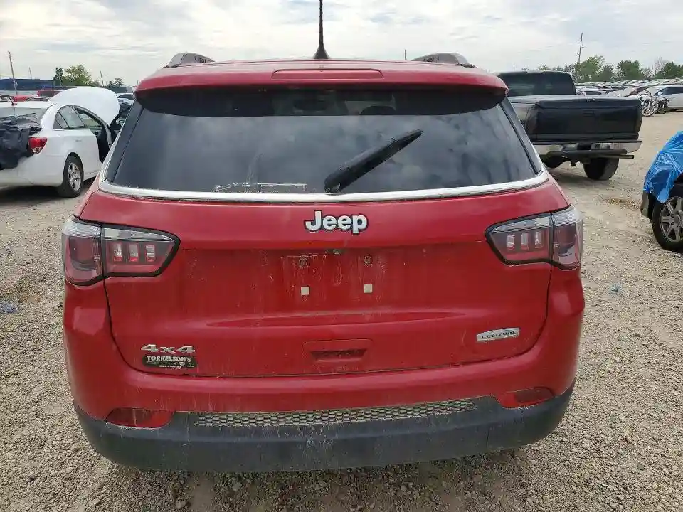 3C4NJDBB1JT103716 2018 JEEP COMPASS-5