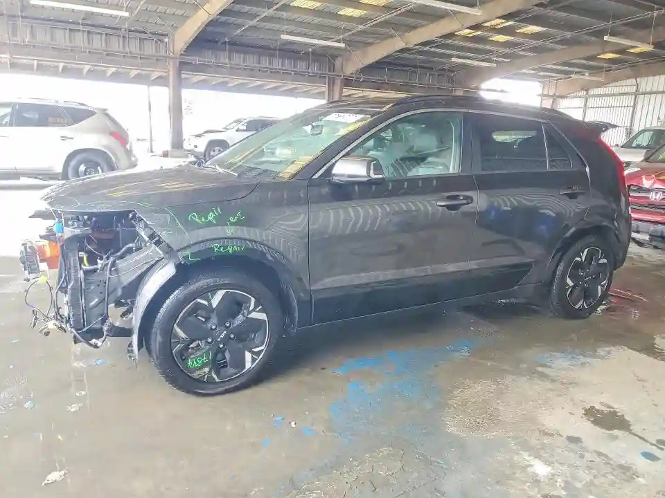 KNDCR3L14P5025795 2023 KIA NIRO-0