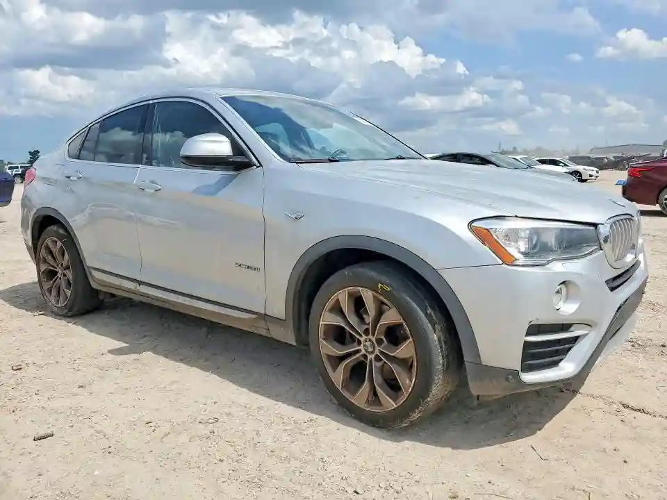 5UXXW3C58J0Y66101 2018 BMW X4-3