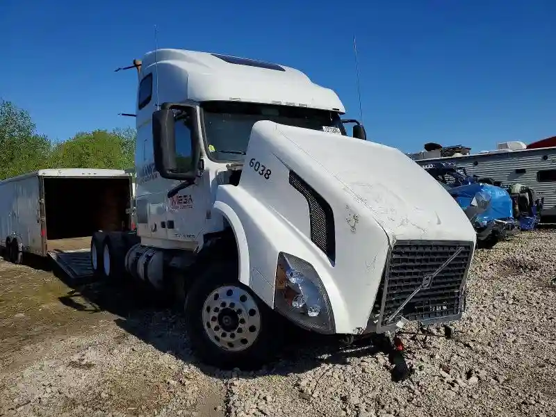 4V4NC9EH4JN996038 2018 VOLVO ALL MODELS-0