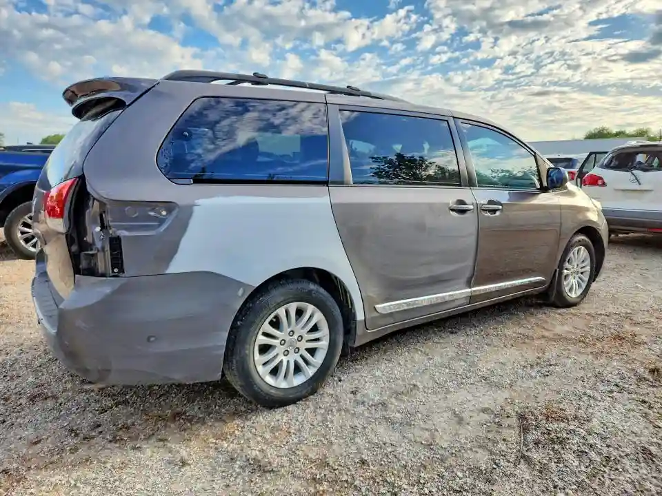 5TDYK3DC7ES460831 2014 TOYOTA SIENNA-2
