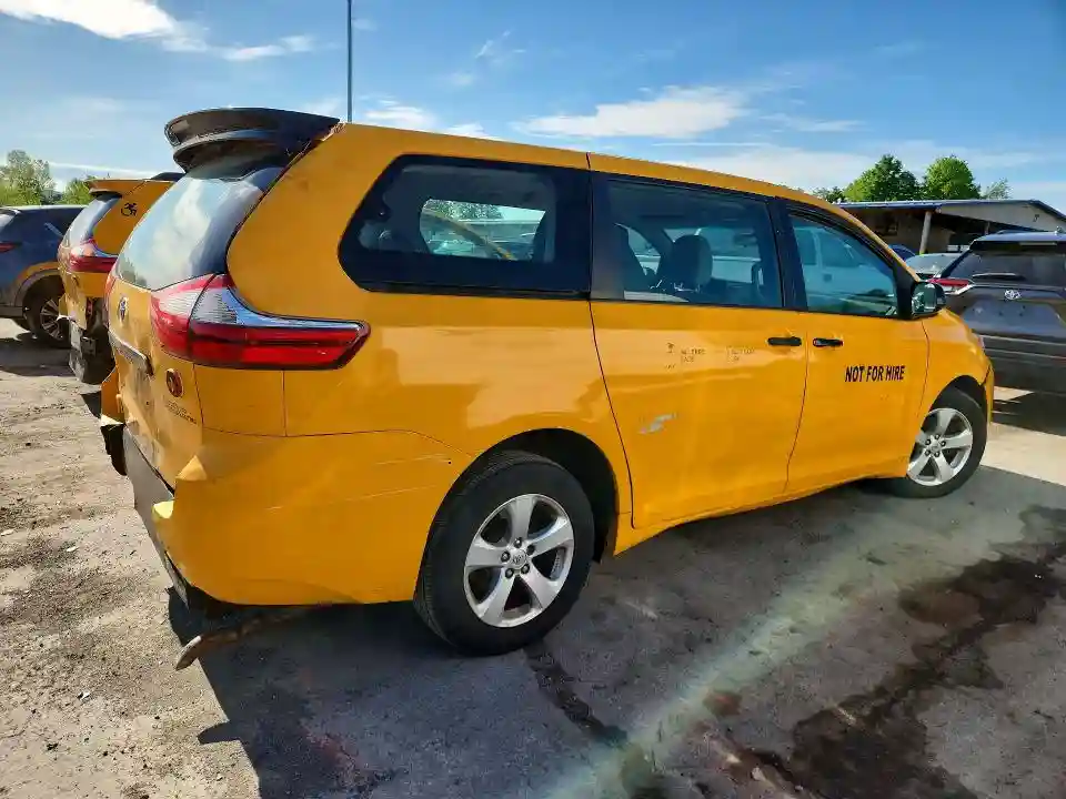 5TDZK3DC9GS699501 2017 TOYOTA SIENNA-2