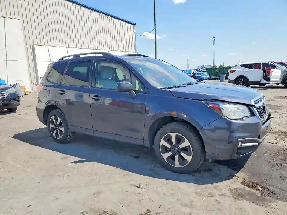 JF2SJAGC1JH401802 2018 SUBARU FORESTER-3
