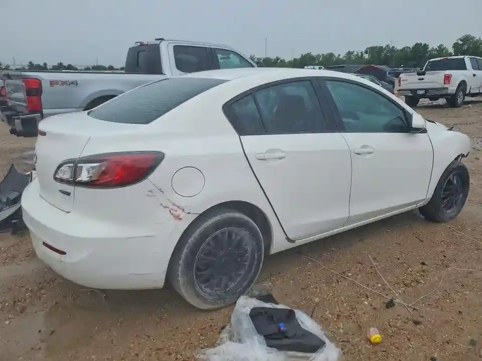 JM1BL1U74D1745153 2013 MAZDA 3-2