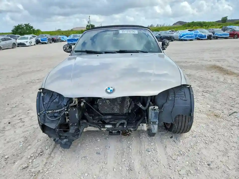 WBAUN9C54AVK41771 2010 BMW 1 SERIES-4