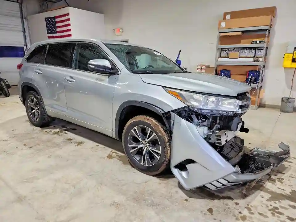 5TDZARFH0JS035819 2018 TOYOTA HIGHLANDER-3