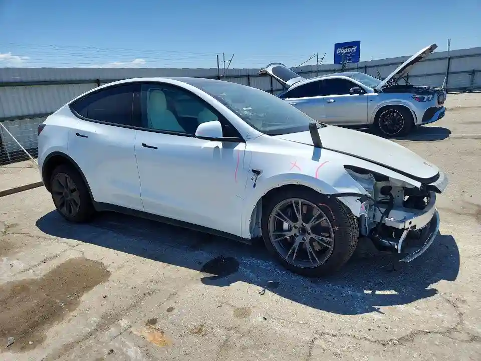 7SAYGDED0SF228833 2025 TESLA MODEL Y-3