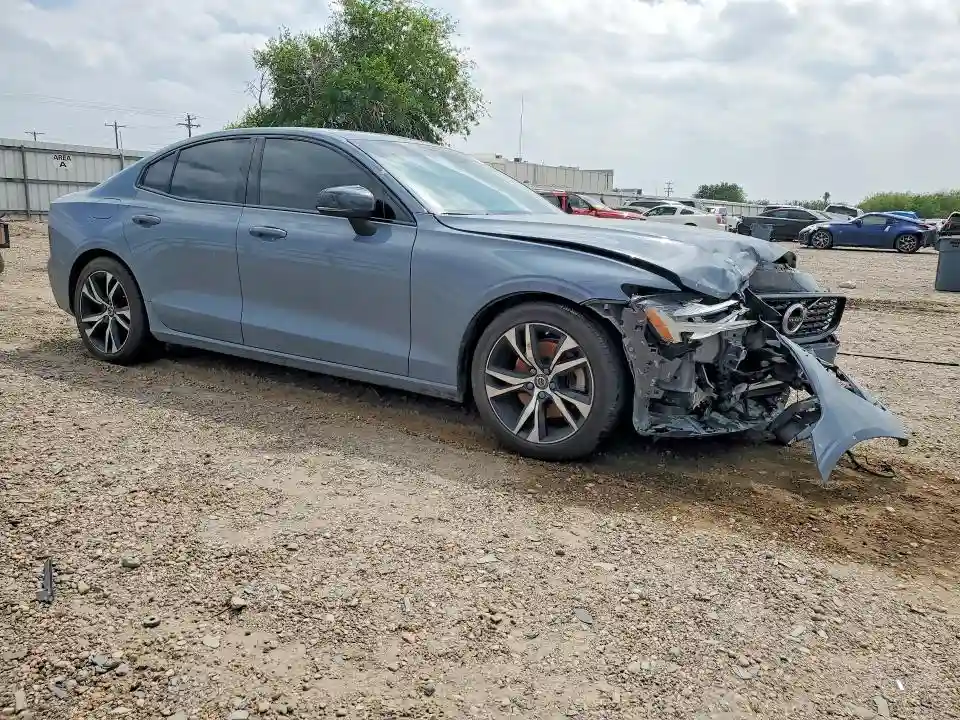 7JRL12FM7NG172476 2022 VOLVO S60-3