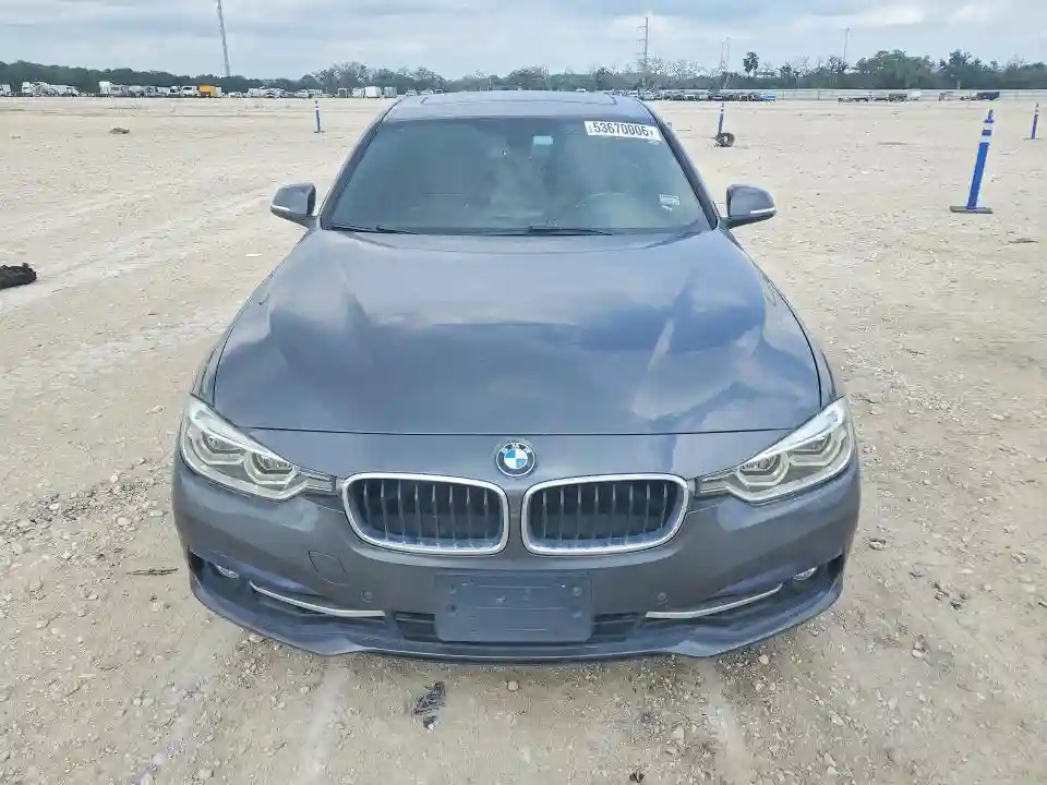 WBA8B9C53HK675850 2017 BMW 3 SERIES-4