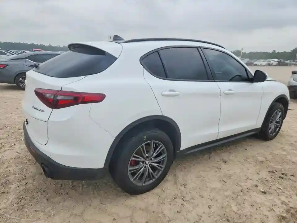ZASPAJANXN7D26857 2022 ALFA ROMEO STELVIO-2