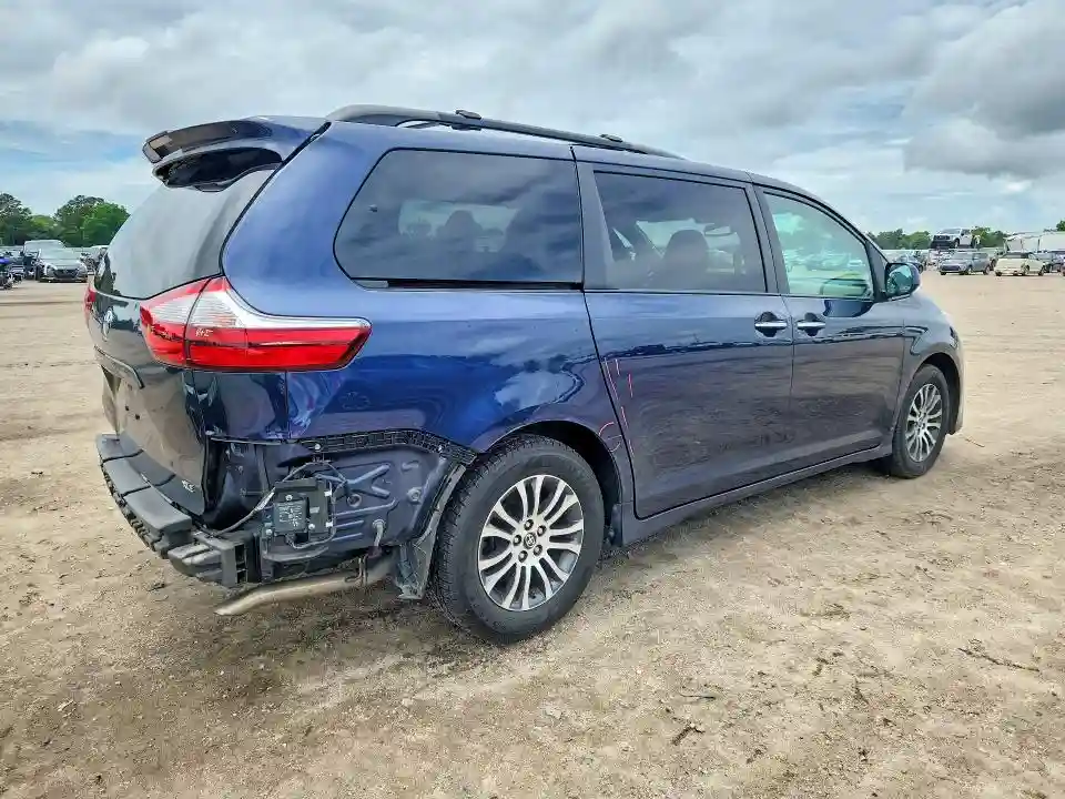 5TDYZ3DC6KS975827 2019 TOYOTA SIENNA-2