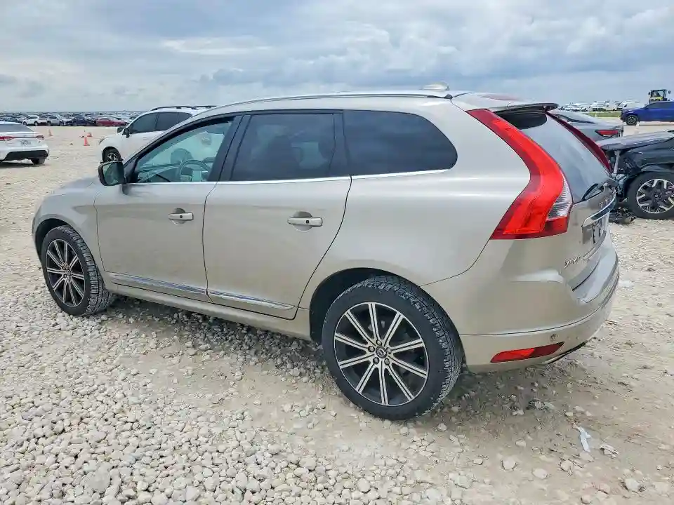 YV440MDM0F2758923 2015 VOLVO XC60-1