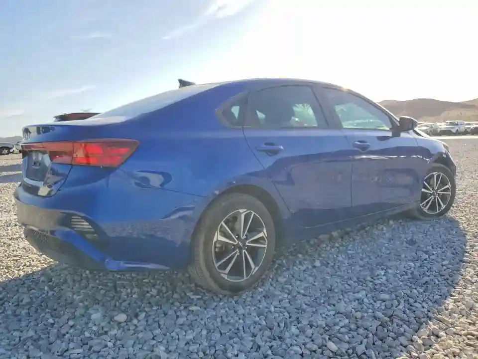 3KPF24AD7PE596528 2023 KIA FORTE-2