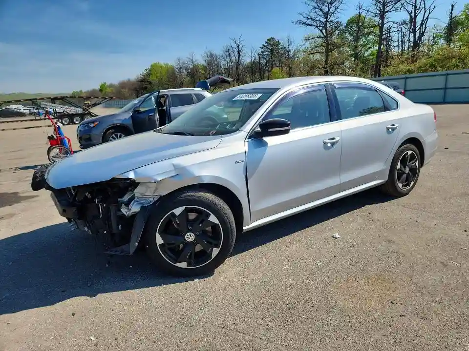 1VWAT7A30FC120818 2015 VOLKSWAGEN PASSAT-0