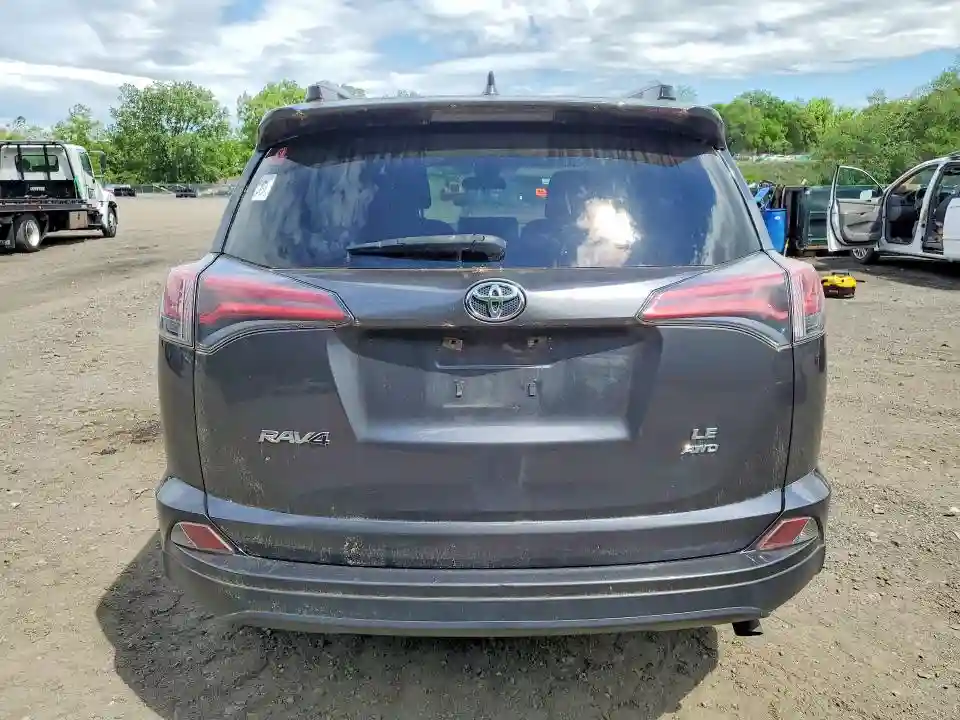 JTMBFREV8JJ250680 2018 TOYOTA RAV4-5