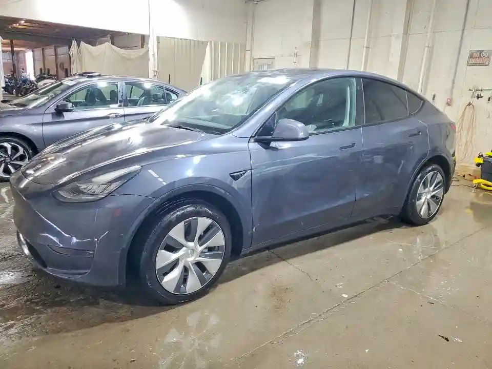 7SAYGDEE3NF393479 2022 TESLA MODEL Y-0