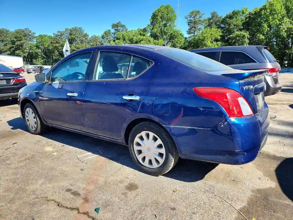 3N1CN7AP8JL802399 2018 NISSAN VERSA-1