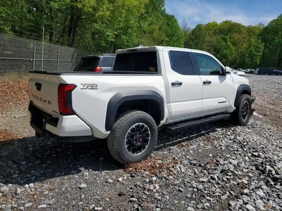 3TYLC5LNXST025484 2025 TOYOTA TACOMA-2