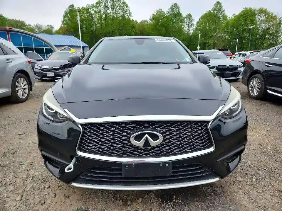 SJKCH5CP0JA058730 2018 INFINITI QX30-4