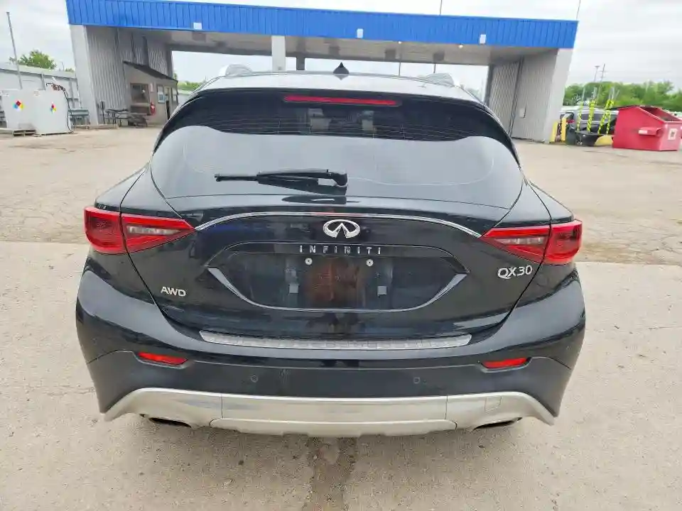 SJKCH5CR1JA051724 2018 INFINITI QX30-5