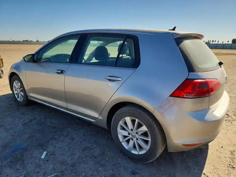 3VW217AU1FM022818 2015 VOLKSWAGEN GOLF-1