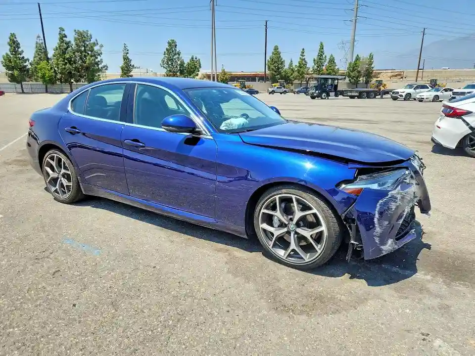 ZARFAMBNXK7604078 2019 ALFA ROMEO GIULIA-3