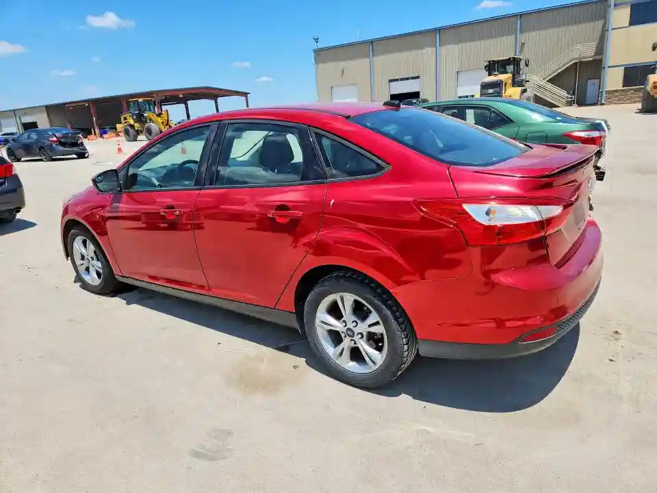 1FAHP3F26CL320411 2012 FORD FOCUS-1