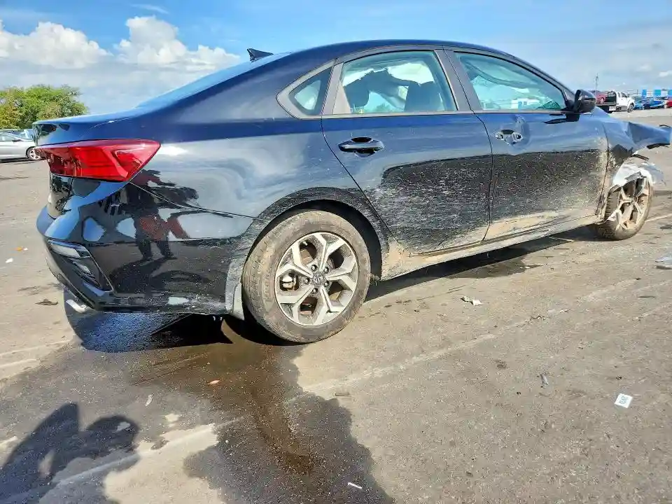 3KPF24AD7ME296161 2021 KIA FORTE LXS-2