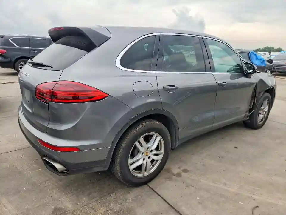 WP1AA2A27GKA14181 2016 PORSCHE CAYENNE-2