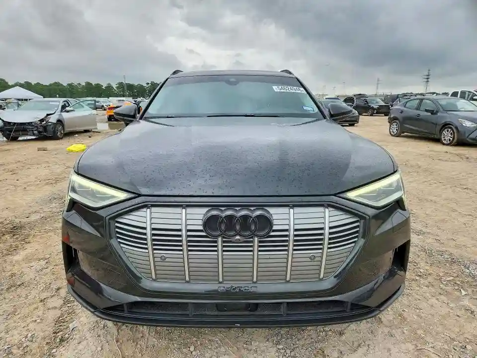 WA1VAAGE8KB009458 2019 AUDI E-TRON-4