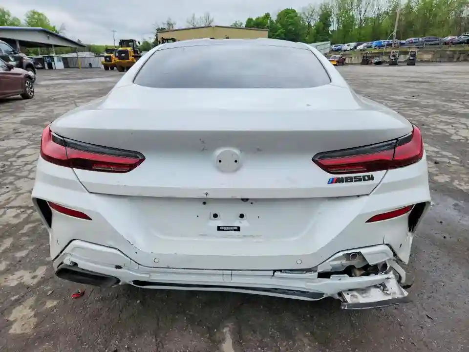 WBABC4C03LCE08899 2020 BMW M8-5
