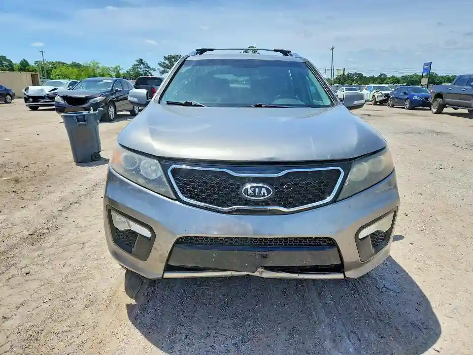 5XYKW4A26CG243325 2012 KIA SORENTO-4