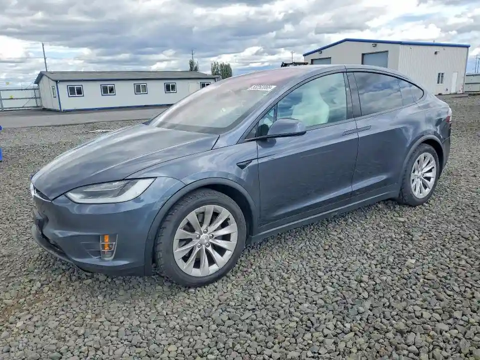 5YJXCBE21JF090385 2018 TESLA MODEL X-0
