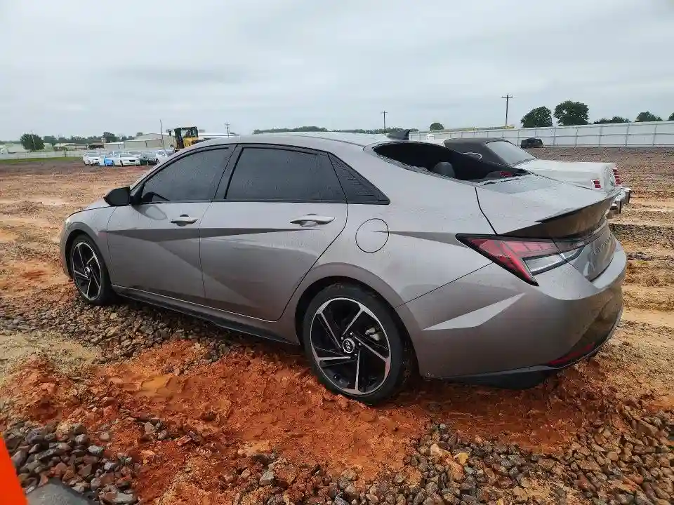 KMHLR4AF1NU297661 2022 HYUNDAI ELANTRA-1