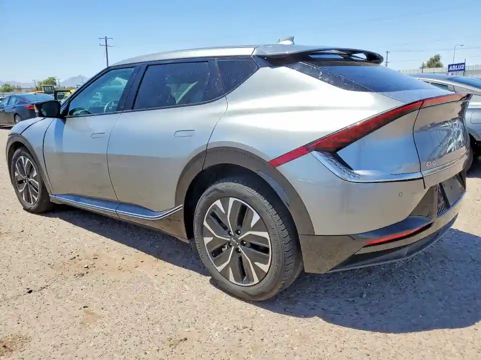 KNDC34LA0R5197557 2024 KIA ALL OTHER-1