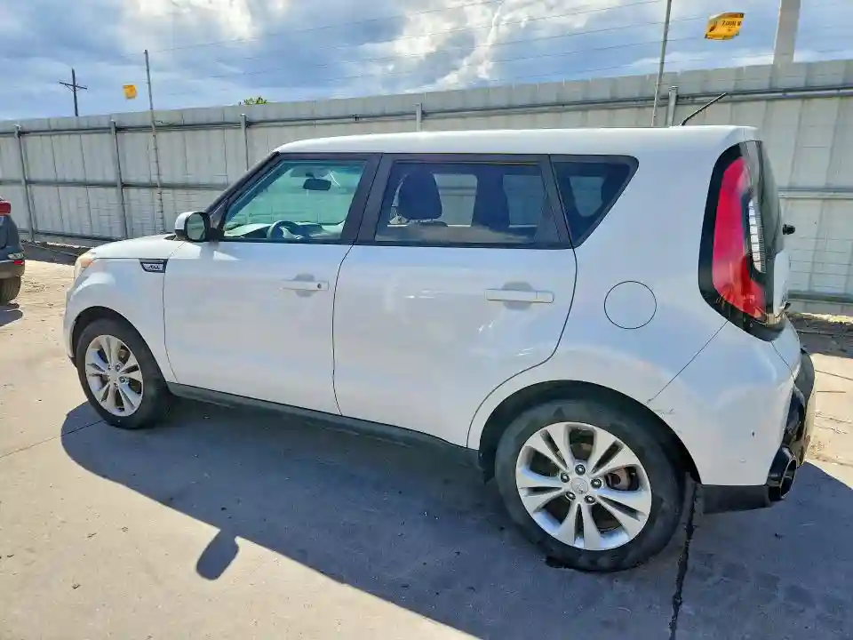 KNDJP3A50G7344960 2016 KIA SOUL-1