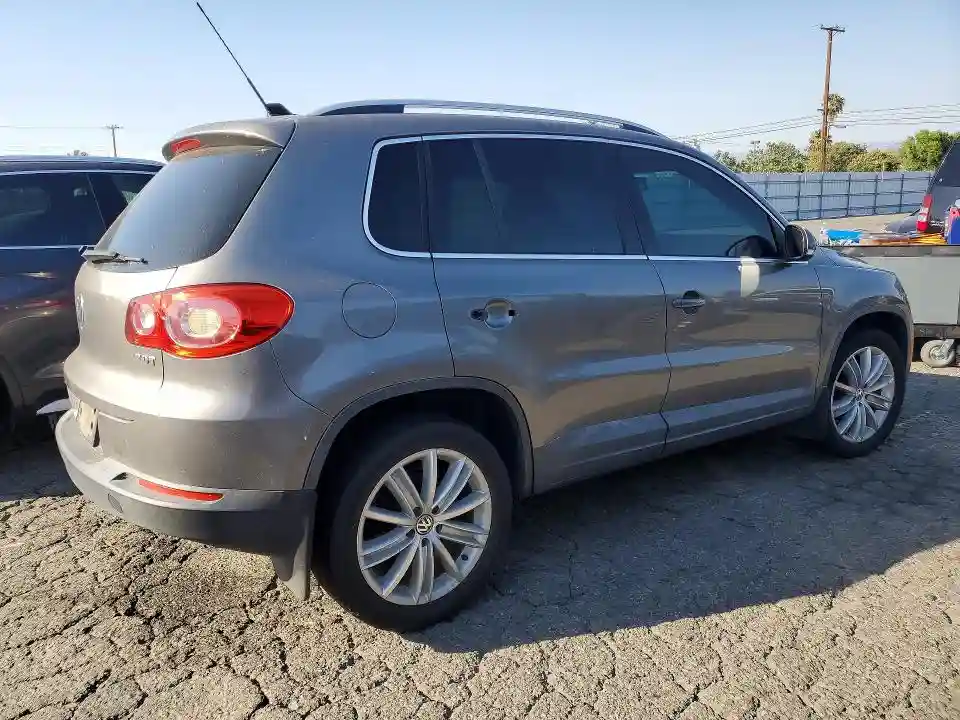 WVGAV7AX1BW509259 2011 VOLKSWAGEN TIGUAN-2