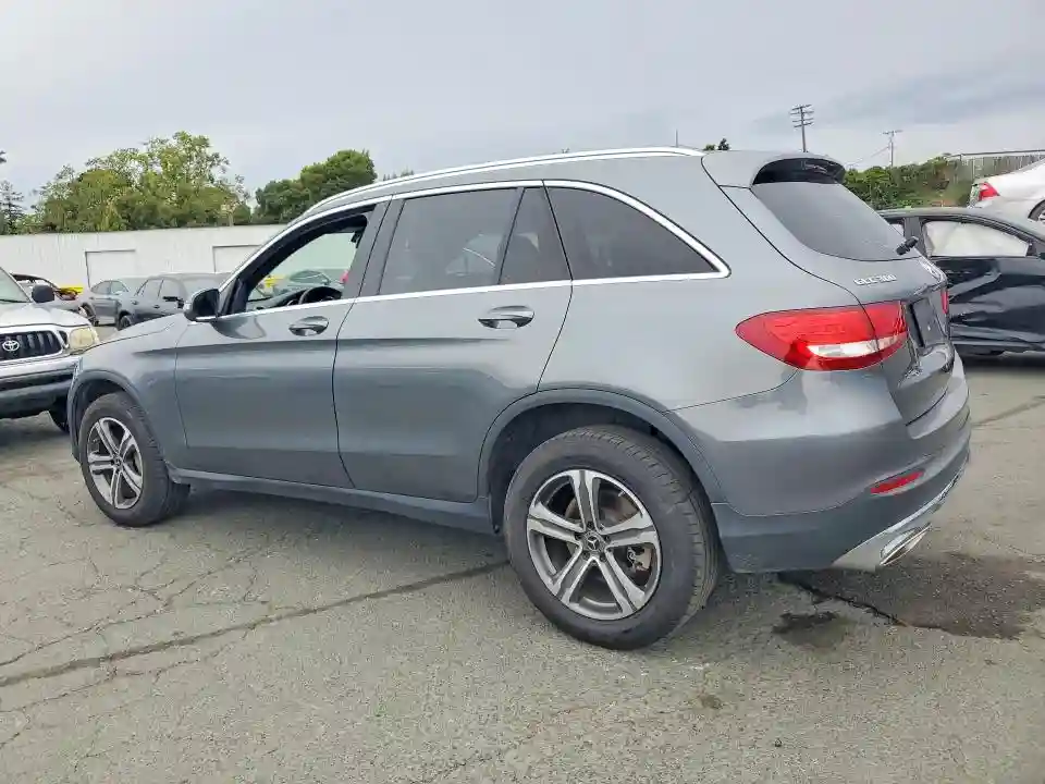 WDC0G4JB7JV030047 2018 MERCEDES-BENZ GLC-CLASS-1