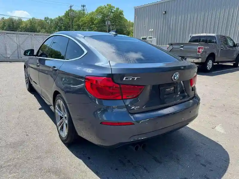 WBA8Z9C51JB220190 2018 BMW 3 SERIES-1